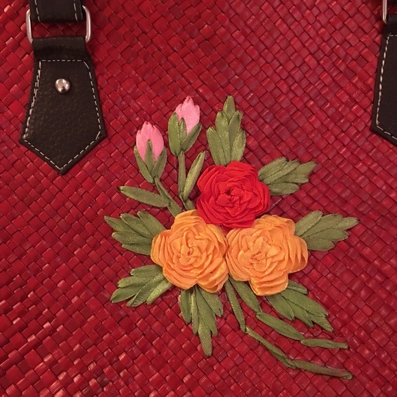 Woven Tote - Picture 2 of 4